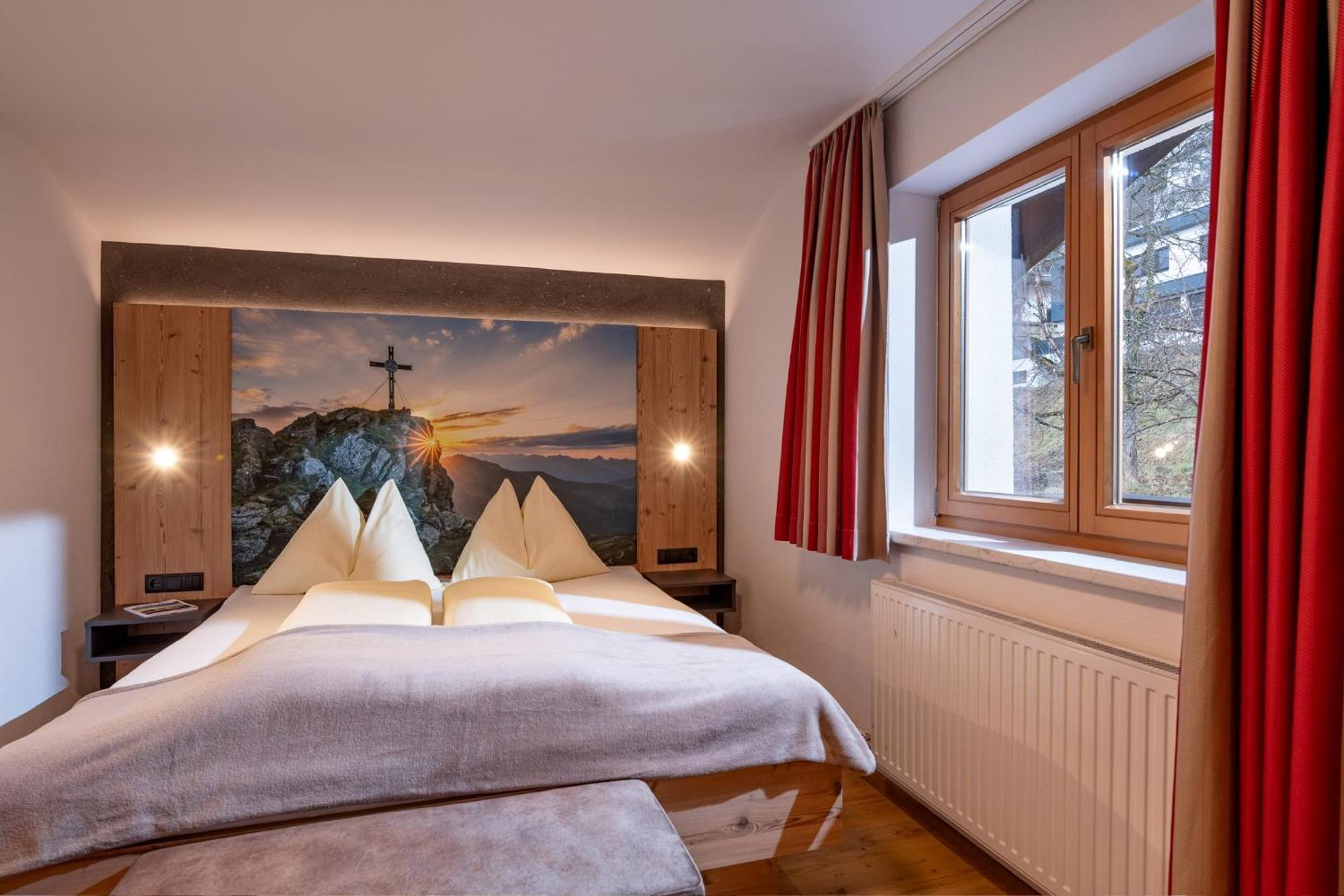 Das Sonnleiten Ski- Und Motorradhotel Bruck Im Zillertal Брук-ам-Циллер Экстерьер фото