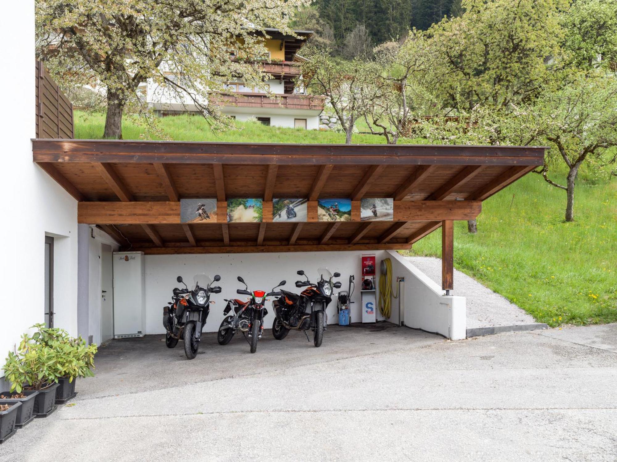 Das Sonnleiten Ski- Und Motorradhotel Bruck Im Zillertal Брук-ам-Циллер Экстерьер фото